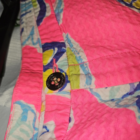 Lilly Pulitzer Pink Floral Women's Shorts - Picture 2 of 8